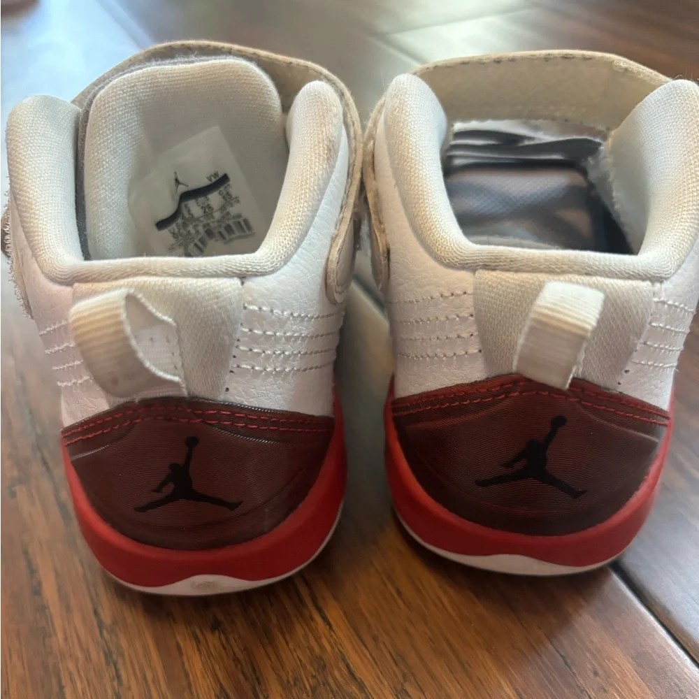 Nike Air Jordan Velocity GRAY WHITE RED Toddler Sz 9 sneaker shoes basketball - Picture 9 of 11